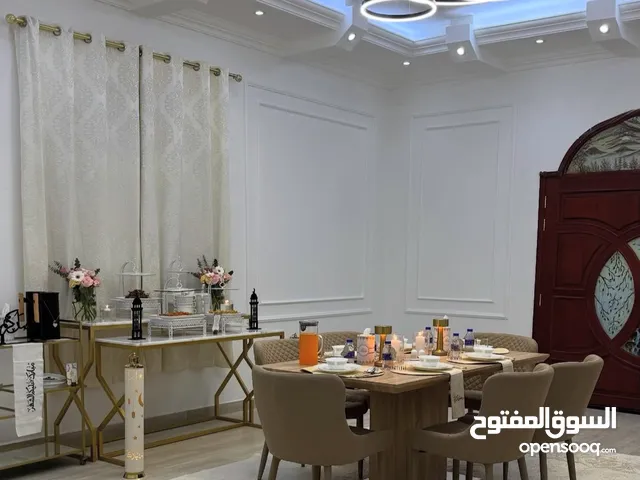 طاولة الطعام ل6 اشخاص من حول الامارات