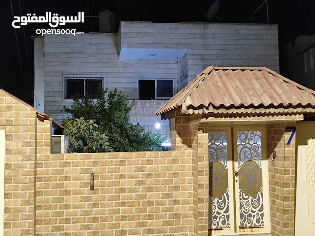 منزل للبيع موقع مميز و اطلاله مميزه و محدث بالكامل
