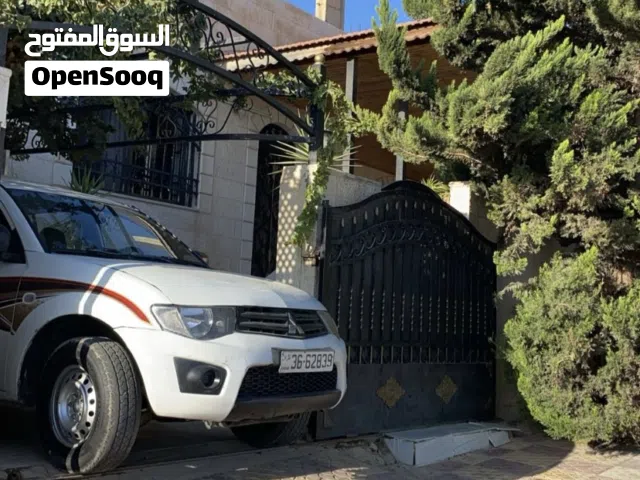 240 m2 3 Bedrooms Townhouse for Sale in Amman Abu Alanda