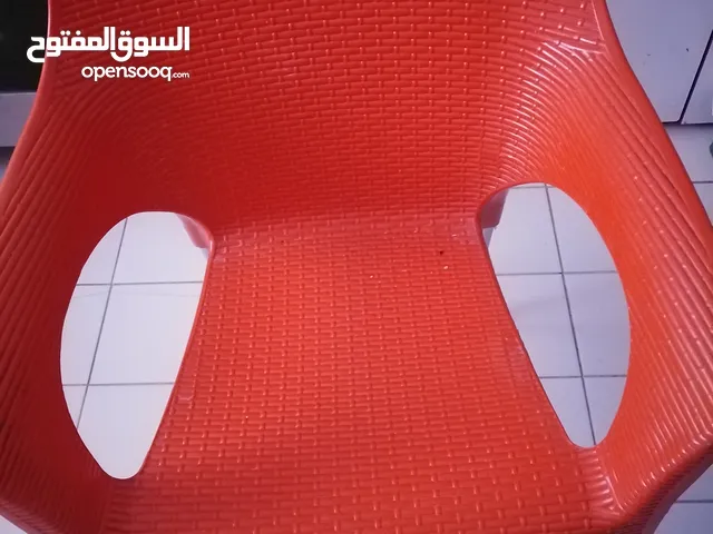 كرسي حديقة او مطبخ
