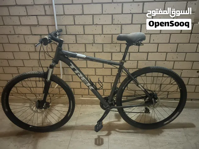 دراجة هوائية (trek marlin 6 )