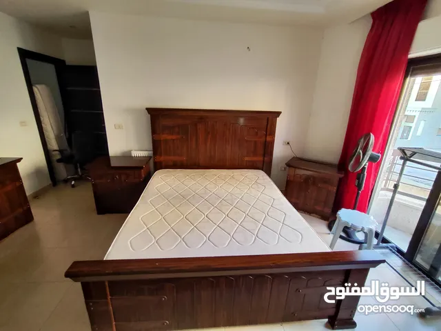 غرفة نوم مستعملة بحالة جيدة جدا