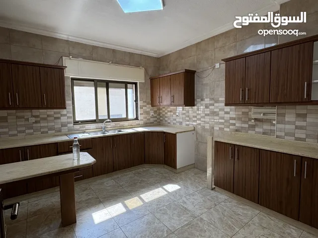 170 m2 3 Bedrooms Apartments for Rent in Amman Al-Mansour