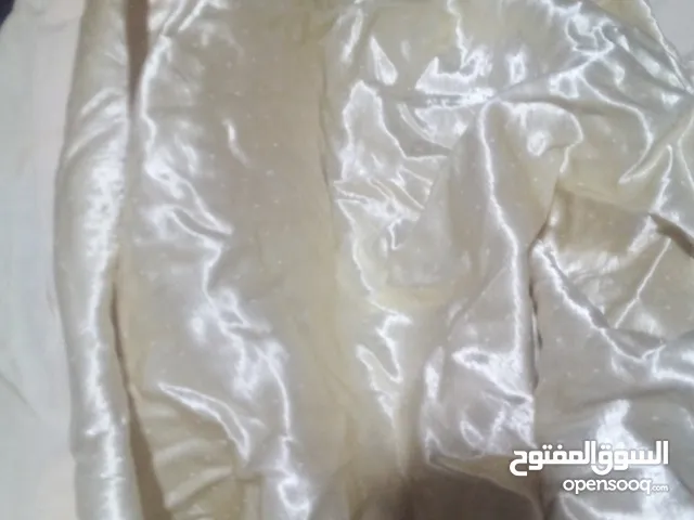 برادي لون صحراوي قماش فخم جدا وثقيل ولون رائع  3قطع كبار بحالة ممتازة بسعر حرق