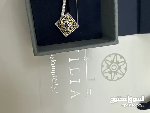 دبوس للاطفال والكبار جديد وغير مستعمل فضه اصلي من حليه