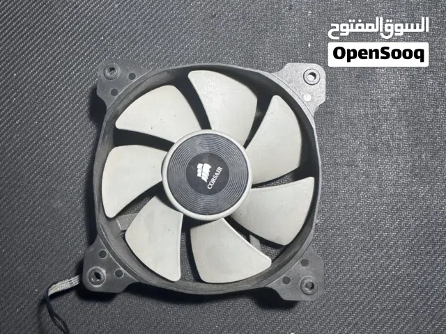 مروحه Corsair مع واحده ثانيه
