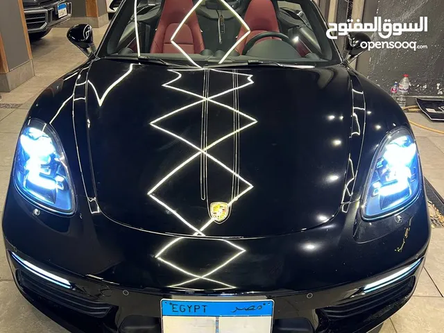 Porsche  718 Boxster Roadster  2000cc  300HP وكيل موديل 2024 عداد 8500