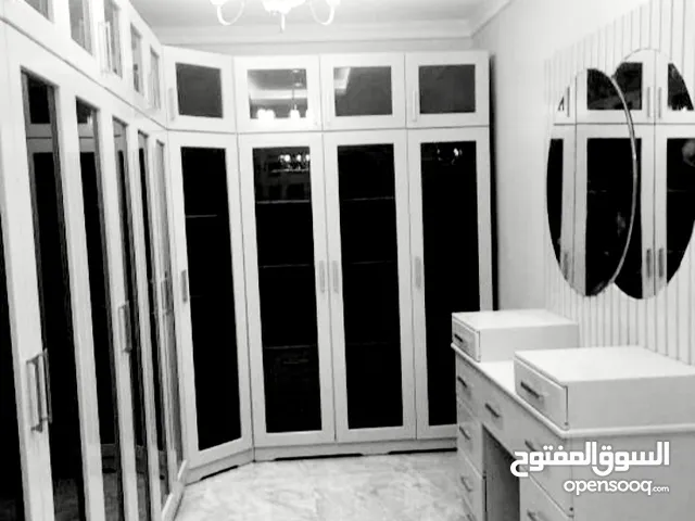 نجار فني فك وتركيب غرف نوم ودوليب مطابخ في الطايف