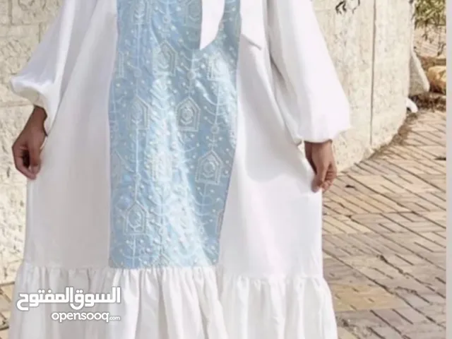 فستان طويل تصميم راقي و فخم