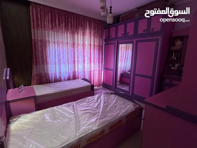 غرفة نوم فاخرة خشب لاتيه 18 سوليد مساحة كبيرة وتصميم عملي لتخزين مثالي + ستارة مشمولة