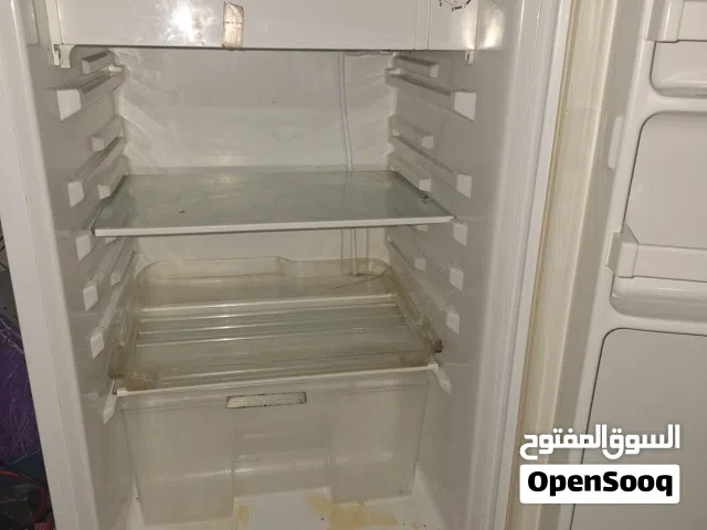 ثلاجة   صغيرة