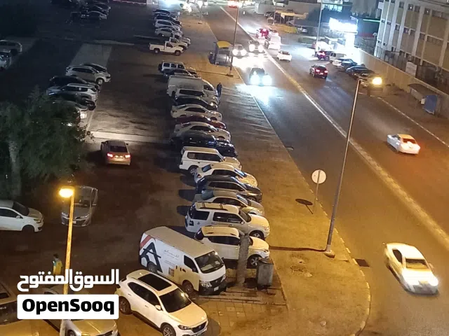 مطلوب شخص علي خلق  لمشاركه  سكن
