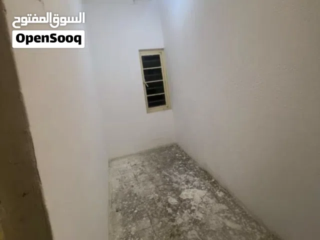 180 m2 3 Bedrooms Townhouse for Rent in Basra Tuwaisa