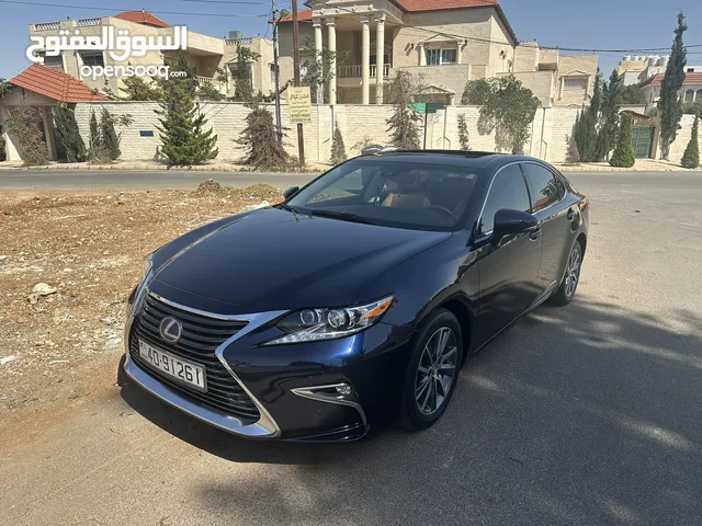 2016 Lexus ES300h Ultra