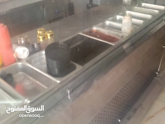 عدة مطعم للبيع بسعر مغري