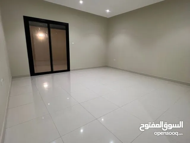 185 m2 4 Bedrooms Apartments for Rent in Al Madinah Al Khalidiyyah