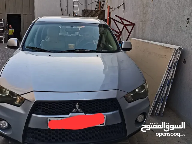 Mitsubishi outlander 2010