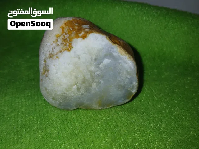 حجر كريم للبيع