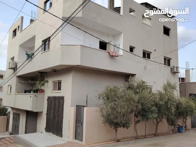 660 m2 More than 6 bedrooms Townhouse for Sale in Qalqilya Al-Nafaq St.