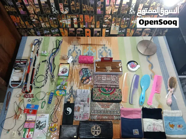 مجموعة متنوعة من الاكسسوارات الفخمة