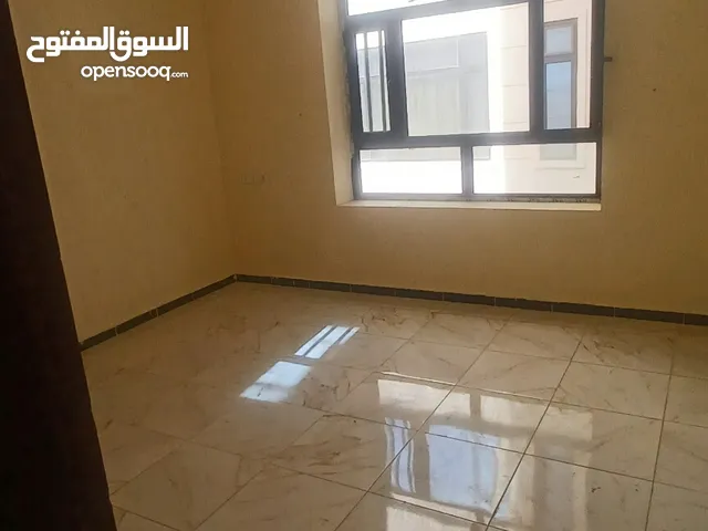 1000 m2 More than 6 bedrooms Villa for Rent in Sana'a Al Sabeen