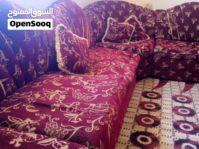 صالون للبيع