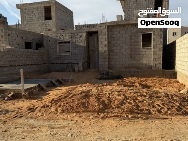 منزل في شارع المطبات طريق المطار خلف خزانات النفط للبيع نص تشطيب مساحة ارض 250 م و مسقوف 190 م
