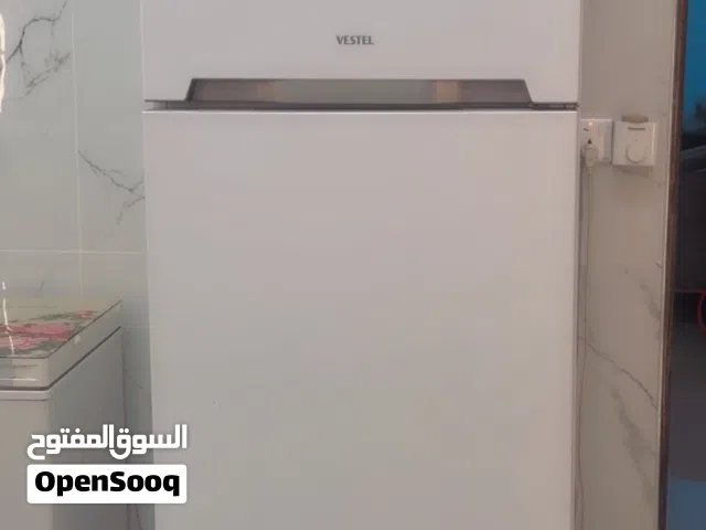ثلاجه للبيع نظيفه جدا