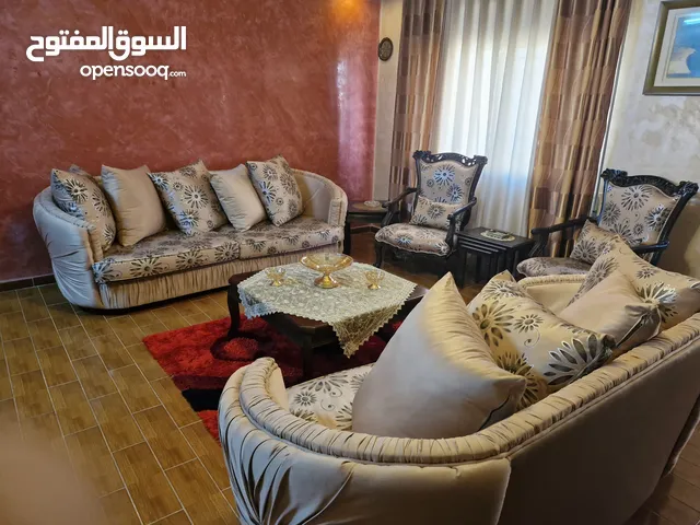 طقم كنب ممتاز خشبه مفصل تفصيل للبيع بسعر مناسب