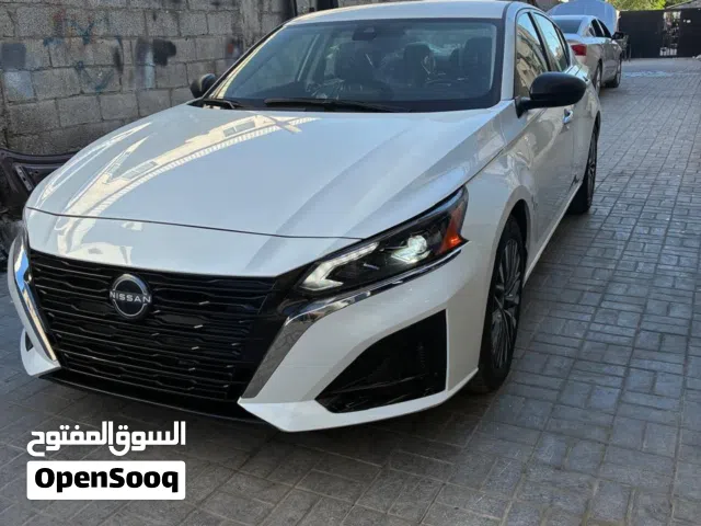 2025 نيسان التيما SV