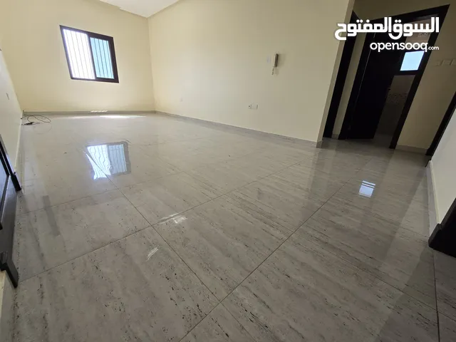شقه للايجار شامل الكهرباء في البديع