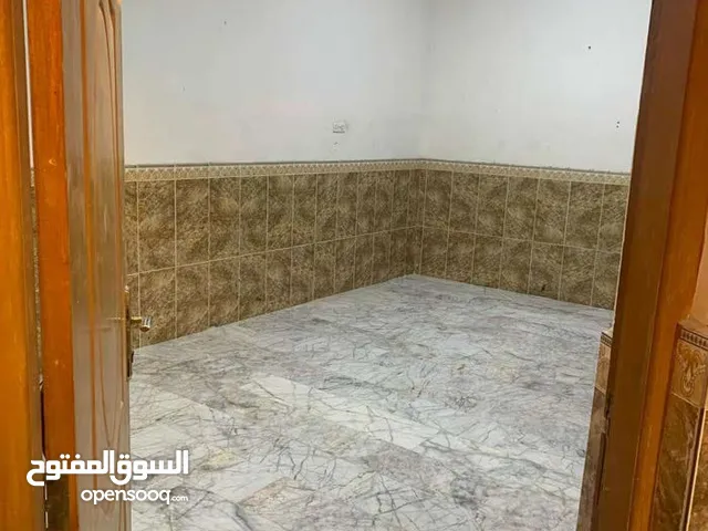 150m2 4 Bedrooms Townhouse for Rent in Basra City Center