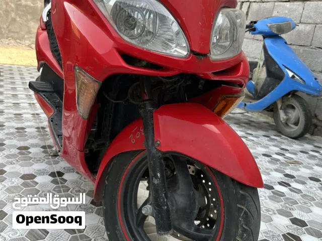 للبيع أو مراوس بدراجةة حسب القناعة فورزا 08 بوما لون احمر بلااادية الدراجة ما مفتوحة ولا شامه الفيتر