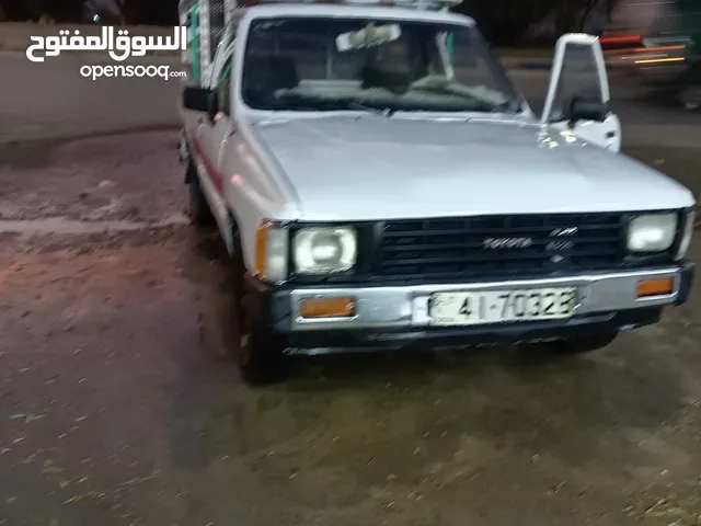 تويوتا هايلكس 84 نضيف للبيع
