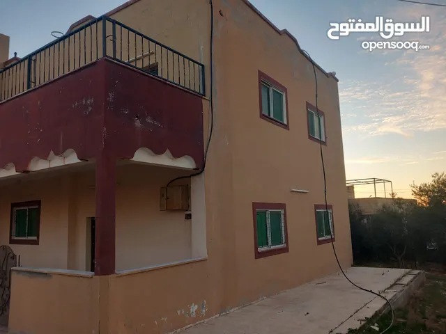 150 m2 4 Bedrooms Townhouse for Sale in Madaba Thiban