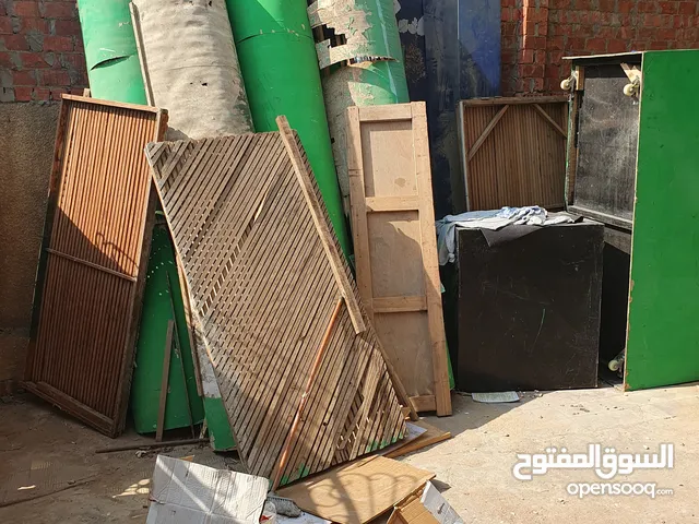 تصفية استوديو اجهزة ومعدات واخشاب مستعملة
