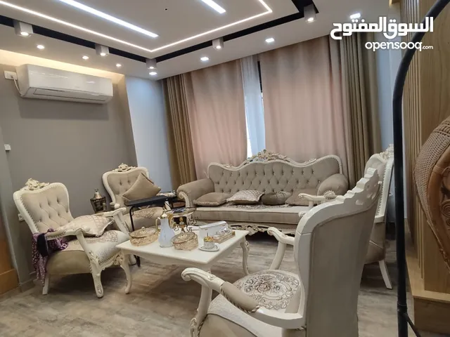 شقة 3 غرف مفروشة للإيجار في البيرة قرب بكدار ومشتل قلقيلية