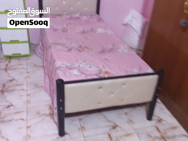 سرير مستعمل  لبيع