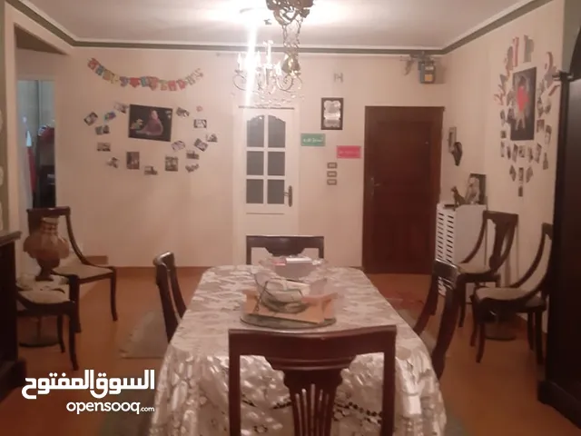 شقه بسعر مغري و منطقة حياوية و بالقرب من مواصلات و مدارس و جماعات