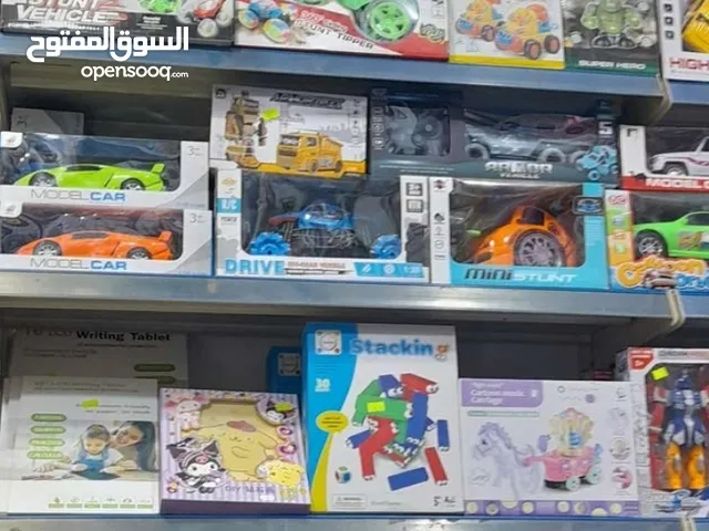 مكتبة للبيع مع كامل محتوياتها لعدم التفرغ إيجار 260 دفع شهري