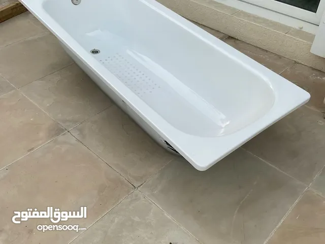 Bath Tub almost new