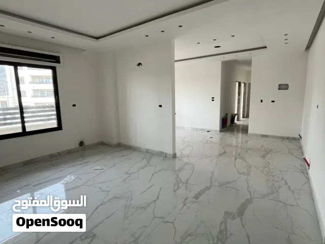 شقة في مرج الحمام خلف المدارس العالمية 62 الف