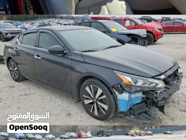 2022 نيسان التيما SV