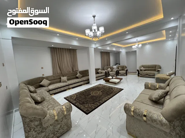 فيلا 3 طوابق 4 شقق تشطيب حديث شارع الخليج موقع ممتاز خلف الرئيسي مباشره شهادة عقارية اجراءات ميه ميه