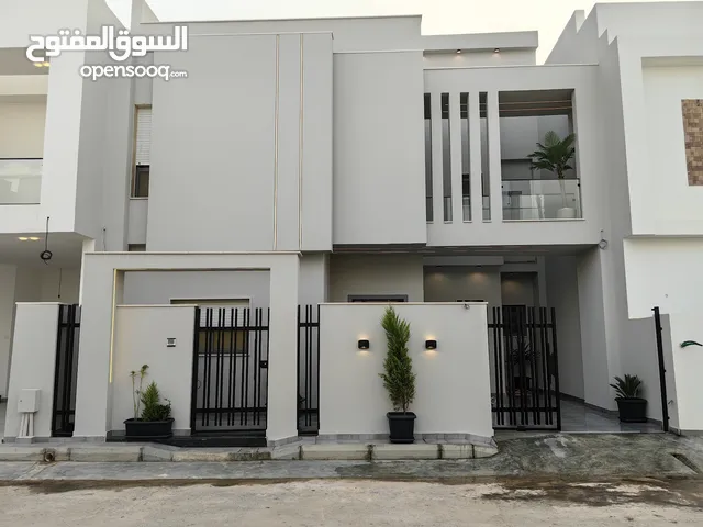 280 m2 2 Bedrooms Villa for Sale in Tripoli Al-Serraj