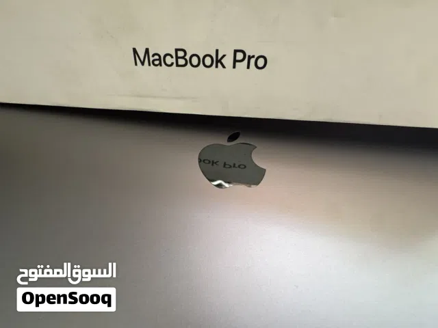Mac book pro 2018 16 ram 15.6in