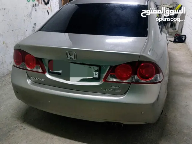 هوندا سفيك للبيع دهان جديد لا يوجد قص طولي ولا خلفي للتواصل على الواتس اب او الرقم