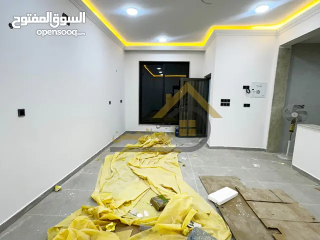 160 m2 2 Bedrooms Townhouse for Rent in Basra Other