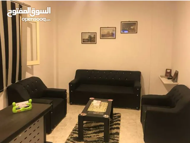 شقة إدارية للأنشطة التجارية مثل مشاة طبية أو ستوديو تصوير أو كوافير أو اتيلية و خلافه بموقع متميز بش