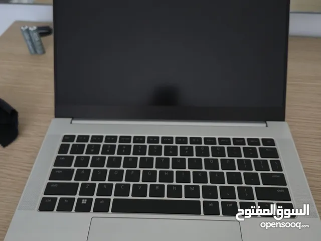 Razer Blade 14 2023 mercury white, Ryzen 9, rtx 4070, 32gb ram, 1tb storage.